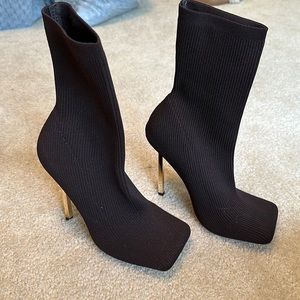 Public desire, size 9